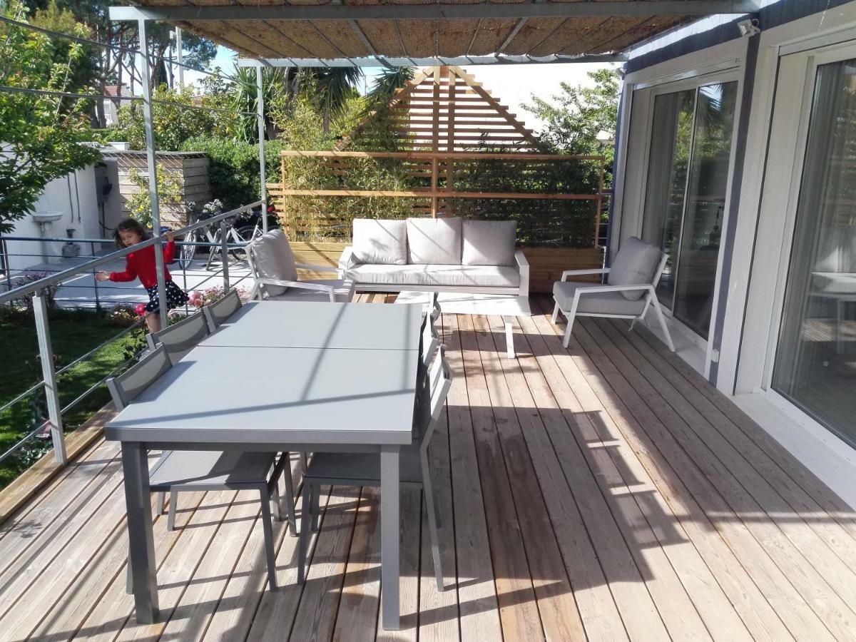 Au Domaine De Lea Apartment Hyeres Exterior photo